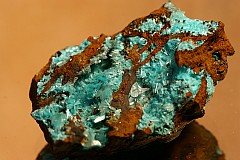 Aurichalcit